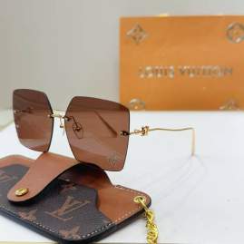 Picture of Louis Vuitton Sunglasses _SKUfw75015617fw